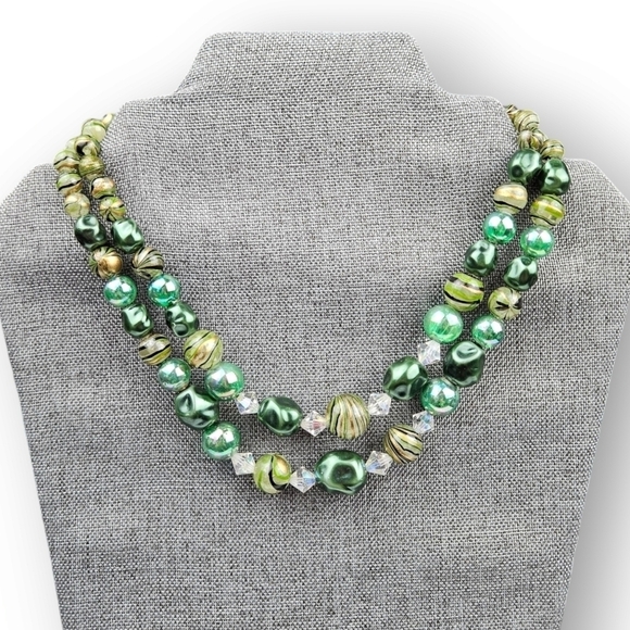 Vintage Double Strand Beaded Necklace Green Foiled AB Plastic Mid Century 15" - Picture 1 of 7